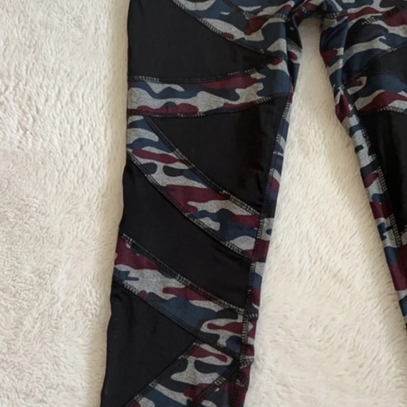 Jessica Simpson TheWarmUp Full Length Camouflage Workout Legging, Medium - Picture 5 of 17
